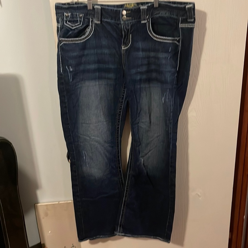 Maurices Boot Cut Jeans Cute!!